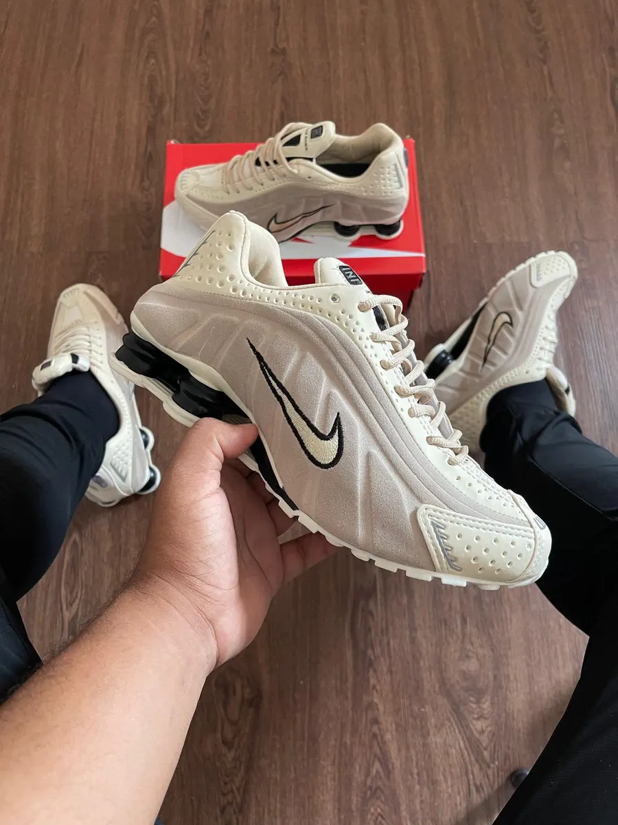 Nike Shox R4